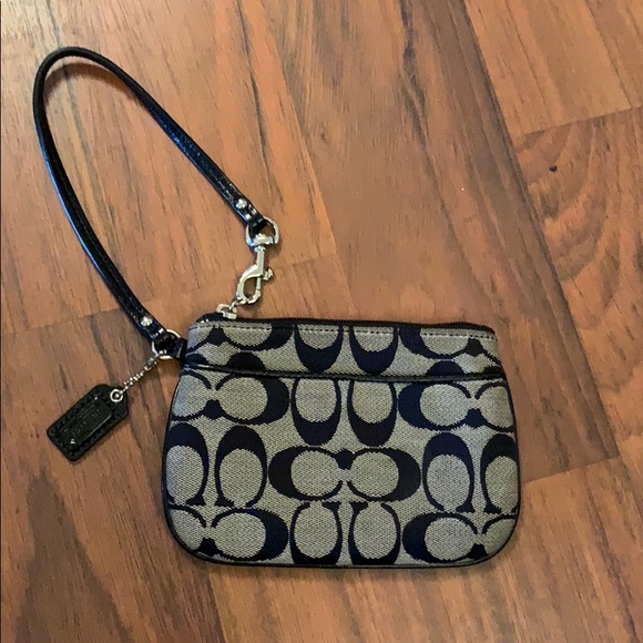 Coach Handbags - Coach Wristlet